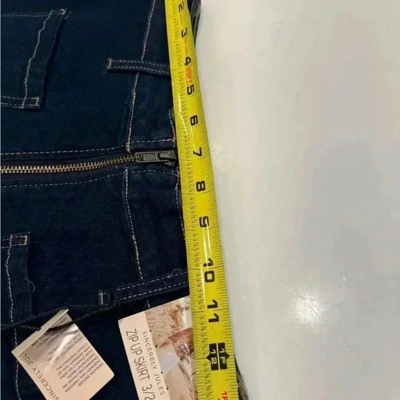 Sincerely Jules denim mini skirt with zip up front NWT size 3 - Picture 2 of 6